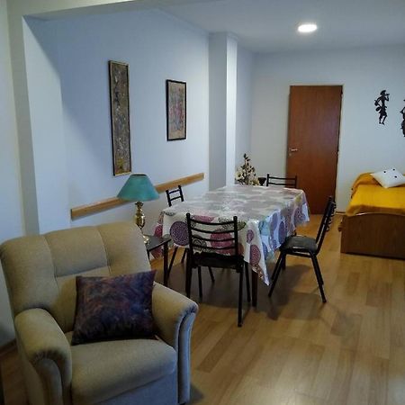 Kurmi Apartment โอลาวาเรีย ภายนอก รูปภาพ